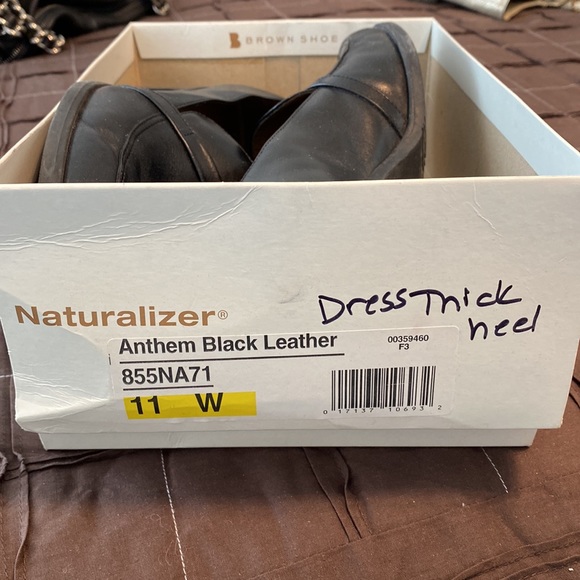 Naturalizer Thick Heeled Dress Shoe - Picture 6 of 6